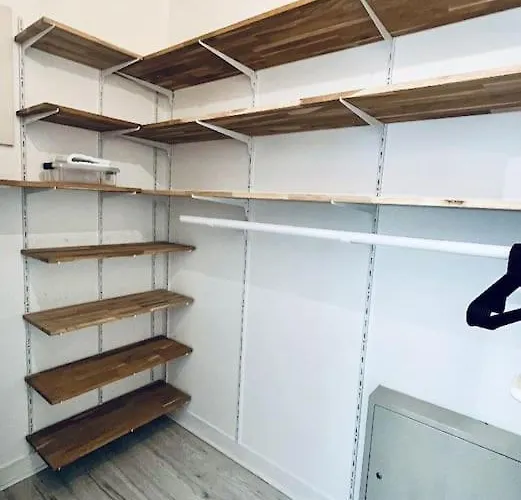 Stylish Unit In The Center Of Senlis