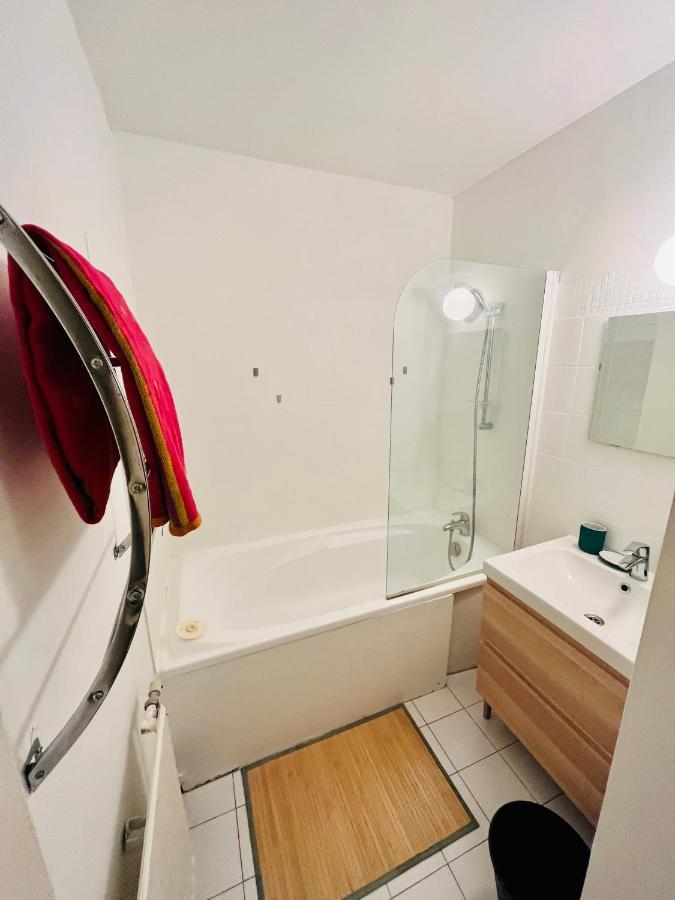 Stylish Unit In The Center Of Senlis Apartment *